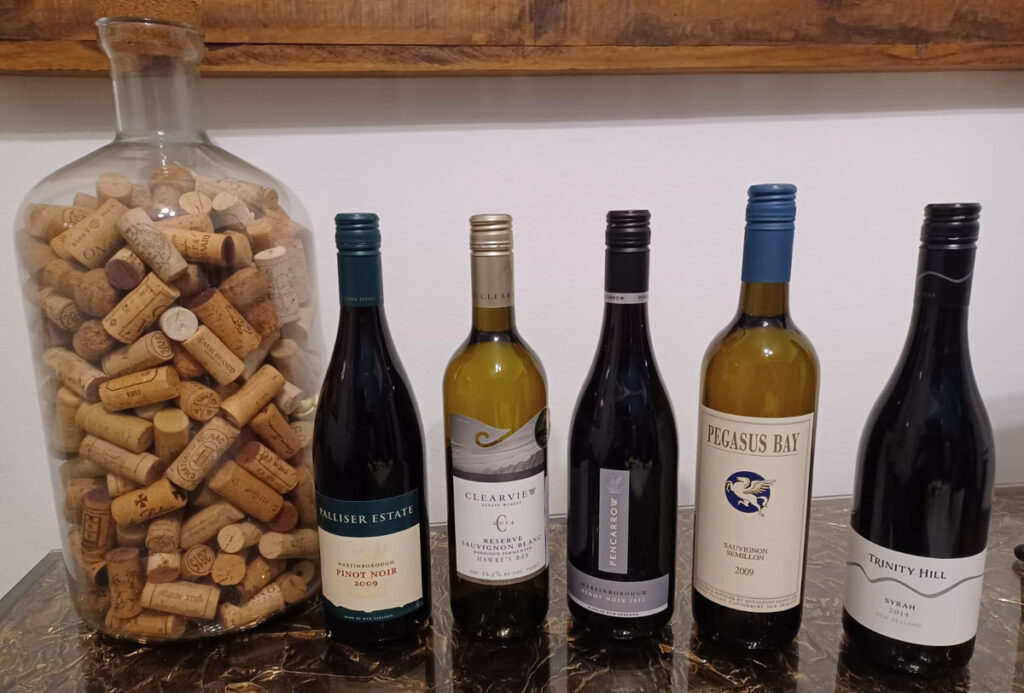 Rolhas de cortiça e vinhos com rolha screw cap (foto de Míriam Aguiar)